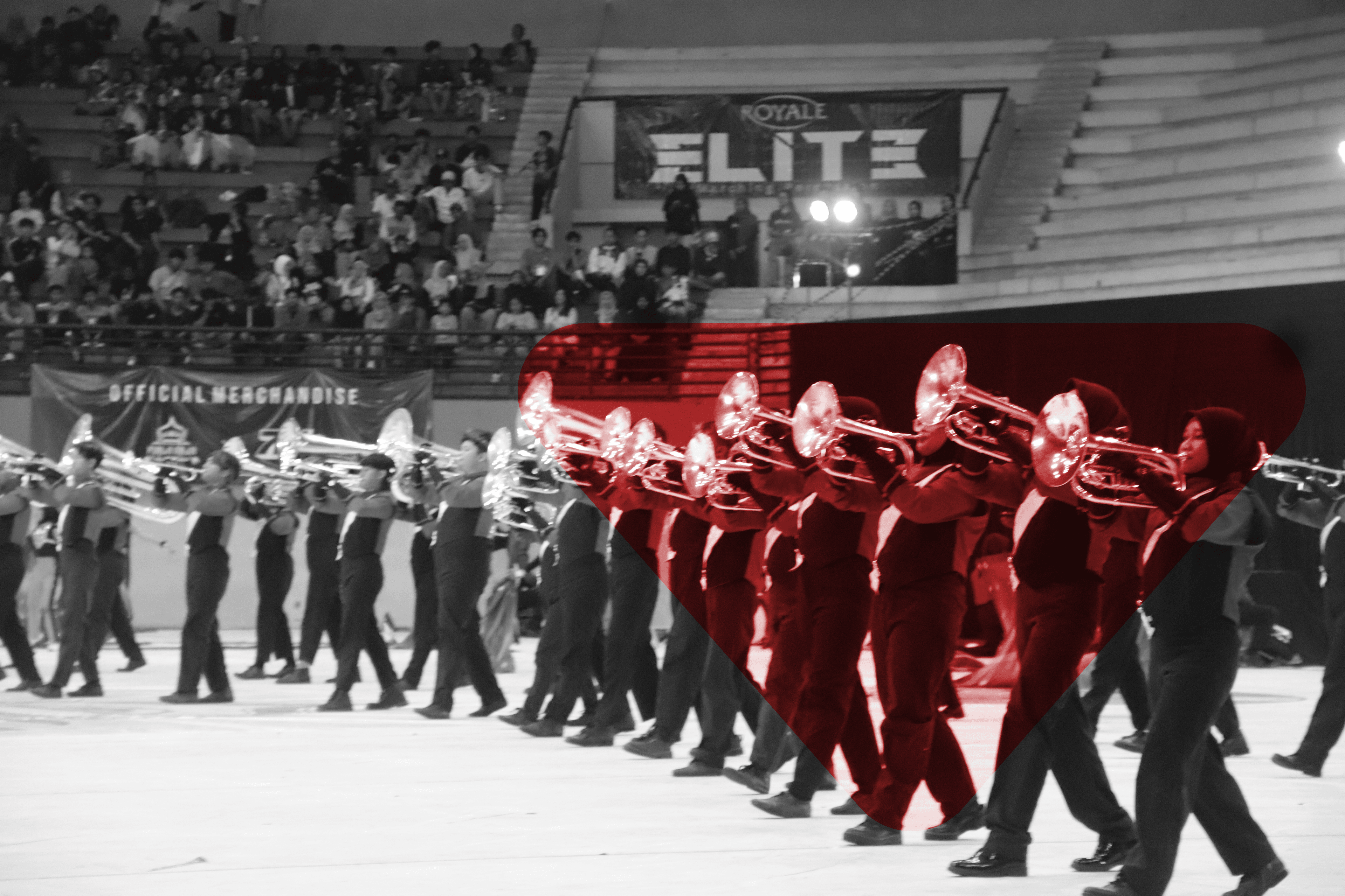 Brass line MBUGM melintas di arena